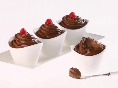 GH0520H_chocolate-avocado-mousse-recipe_s4x3.jpg.rend.sni12col.landscape